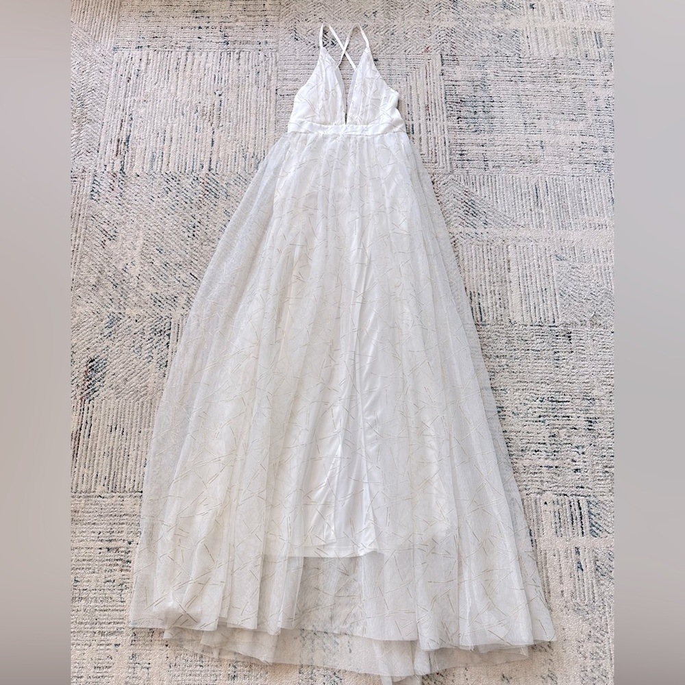 Luxxel White Maxi Deep V Gown with Metallic Design. Size Small